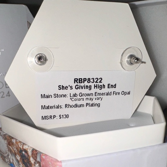 Bomb Party - October 2024 - Emerald Fire Opal - She’s Giving High End - Picture 2 of 3